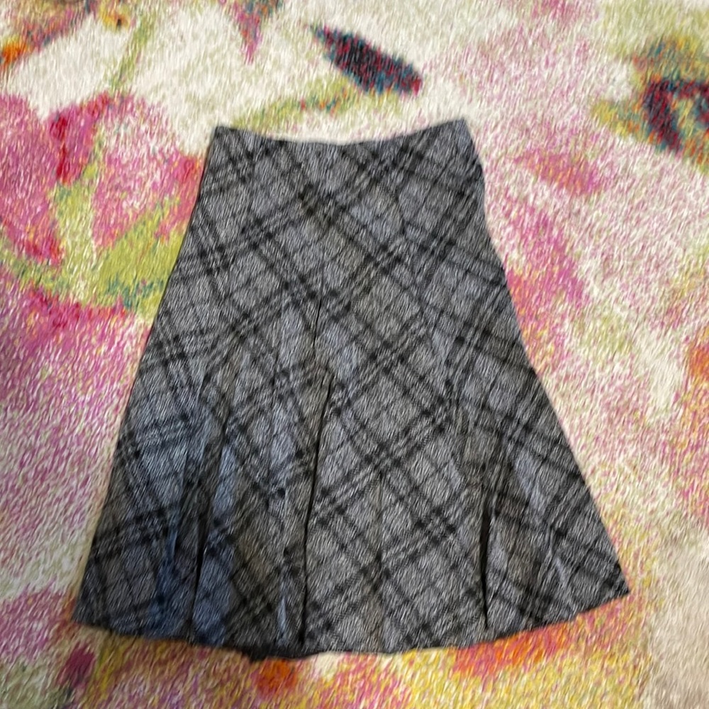 Orly skirt waist stretches 26 to 32 length 23 1/2